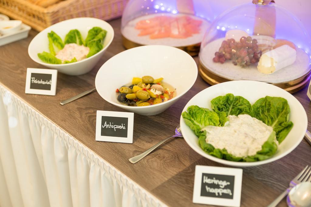 Hotel Cosima Vaterstetten Ngoại thất bức ảnh
