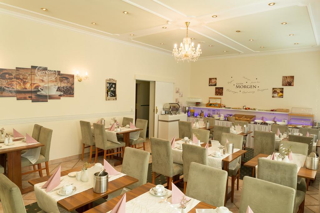 Hotel Cosima Vaterstetten Ngoại thất bức ảnh