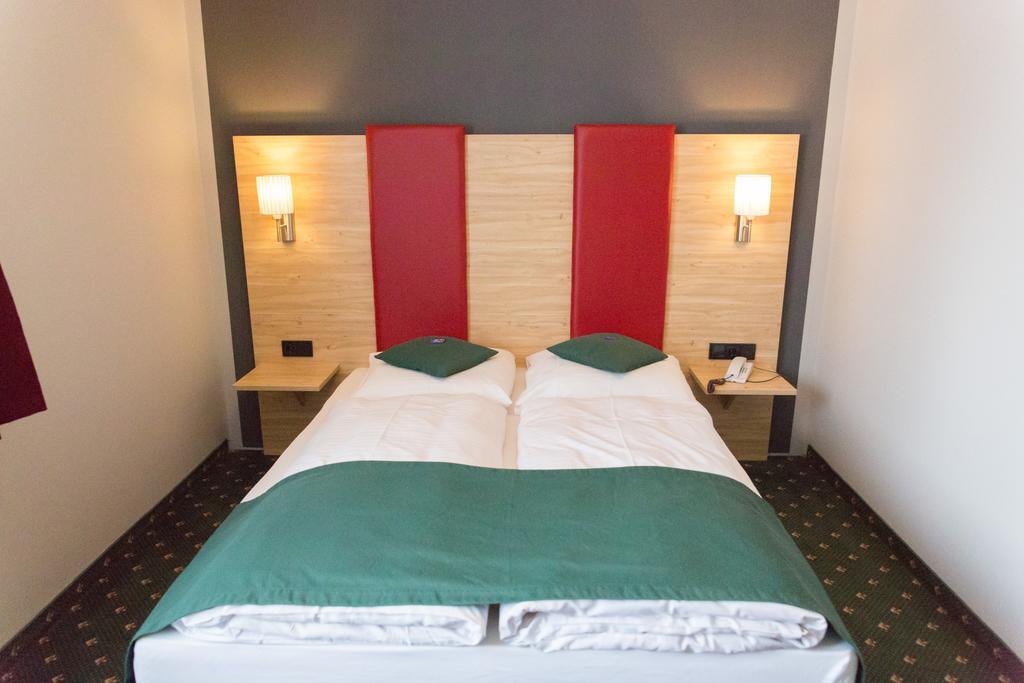 Hotel Cosima Vaterstetten Phòng bức ảnh