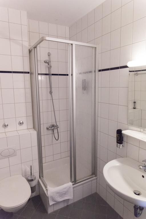 Hotel Cosima Vaterstetten Phòng bức ảnh