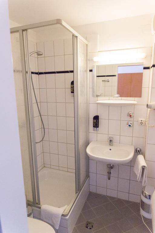 Hotel Cosima Vaterstetten Phòng bức ảnh